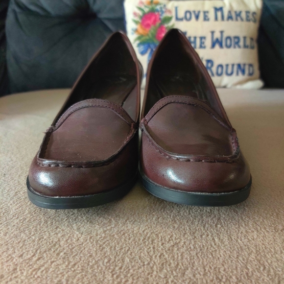 🧸SOLD🧸 VINTAGE 90s Brown Chunky Loafer Heels - Picture 5 of 9